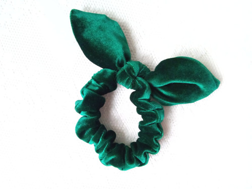 Mini velvet scrunchie (dark green)