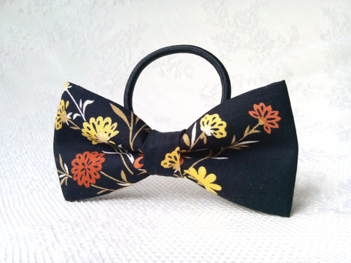 Romantic hair bow (black/flowers)