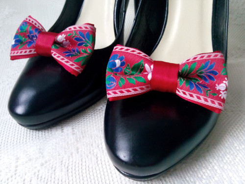 Slovak folklore shoe clips (red)