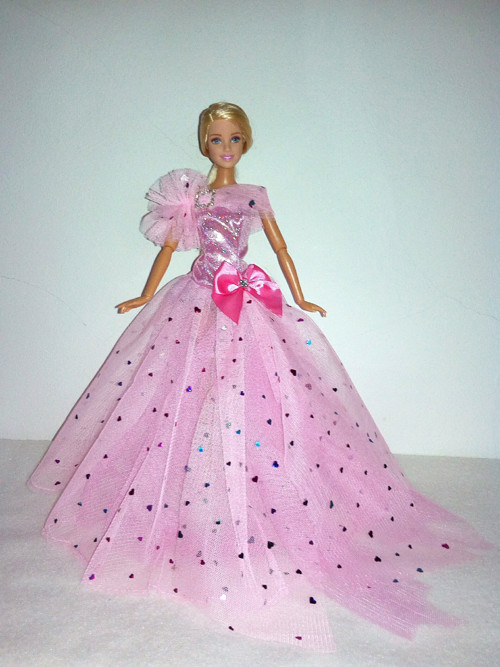 Šaty pro Barbie — foto 1