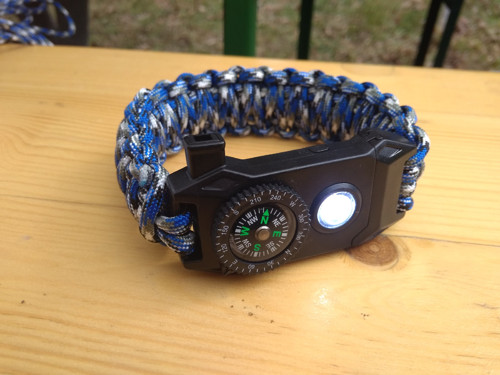 Paracord náramek s LED světlem — foto 1
