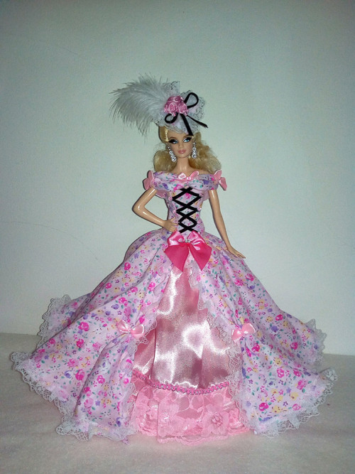 Šaty pro Barbie — foto 1