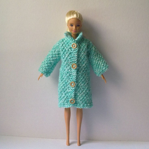 Oblečky pro Barbie - kabát — foto 1