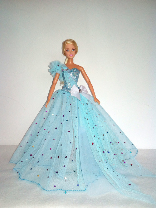 Šaty pro Barbie — foto 1