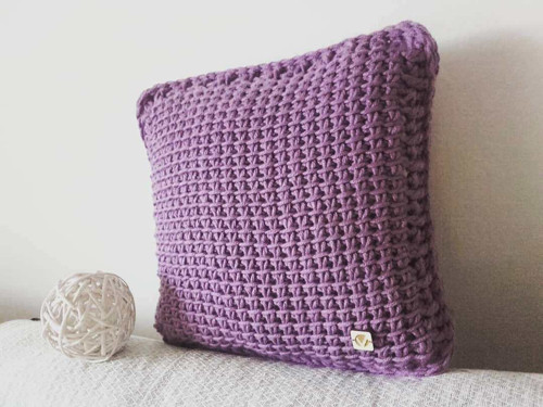 Háčkovaný vankúš VIOLET