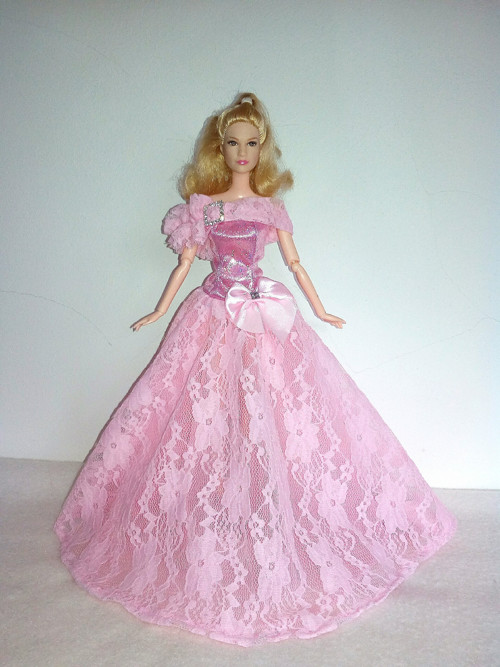 Šaty pro Barbie — foto 1