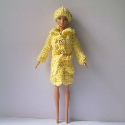 Oblečky pro Barbie - kabát, čepice — foto 1