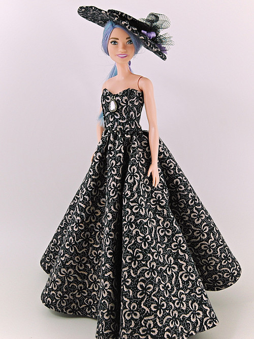 Barbie - Dlouhé historické šaty — foto 1