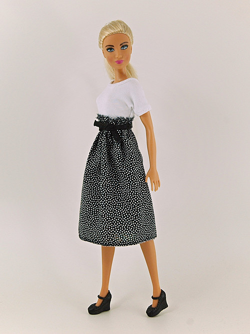 Barbie - černobílé šaty — foto 1