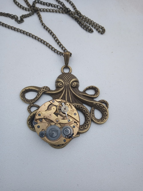 Chobotnice, steampunkovy přívěsek — foto 1