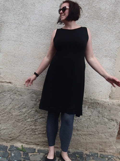 Černé bez rukávů — foto 1
