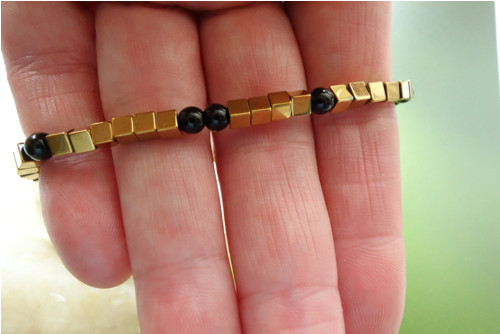 Minimalistický náramek Hematit + onyx... — foto 1