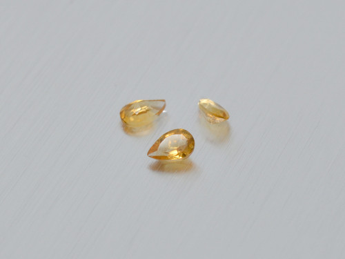 CITRÍN přírodní 3x5 mm slza / hruška