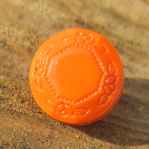 Starý skleněný knoflík – oranžový