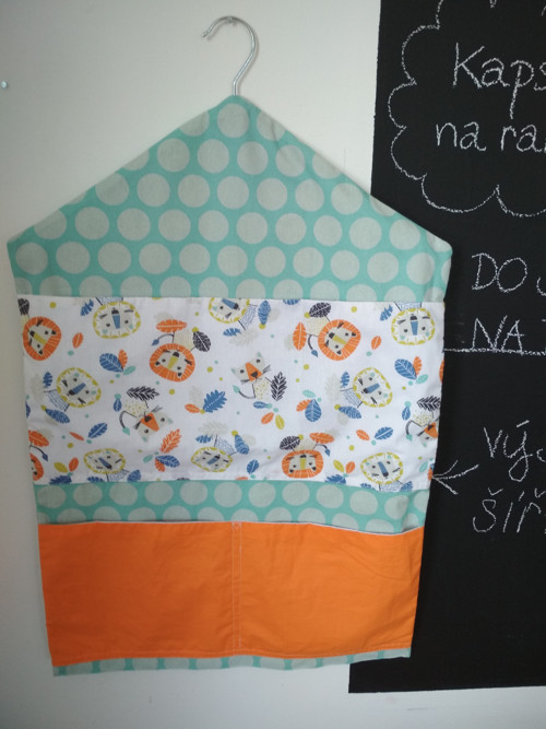 SKLADEM kapsář na velké ramínko