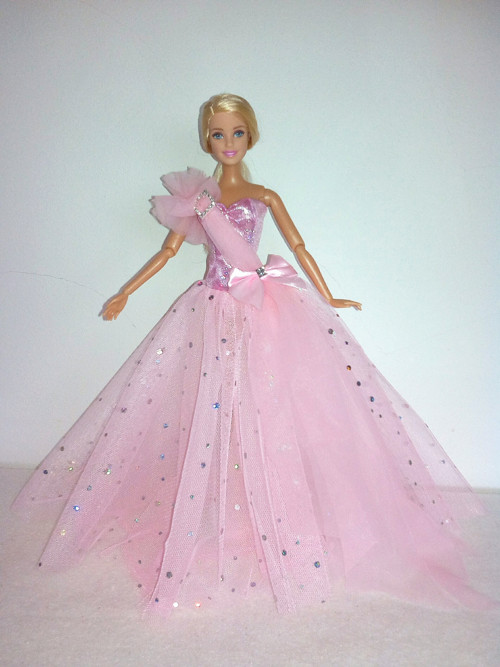 Šaty pro Barbie — foto 1