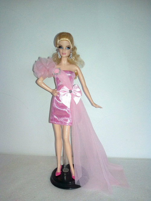 Šaty pro Barbie — foto 1