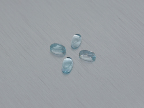 Přírodní topas sky modrý ovál 3x5 mm kabošon