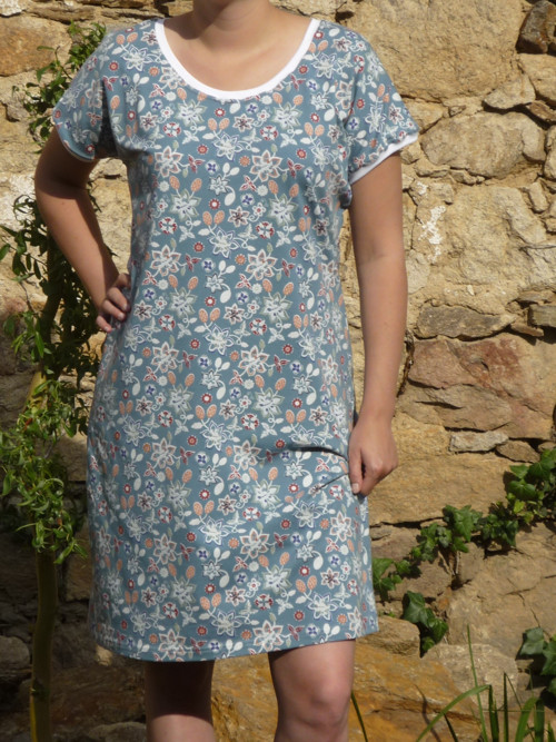 Úpletové šaty - flower bleu (vel. L-XL)