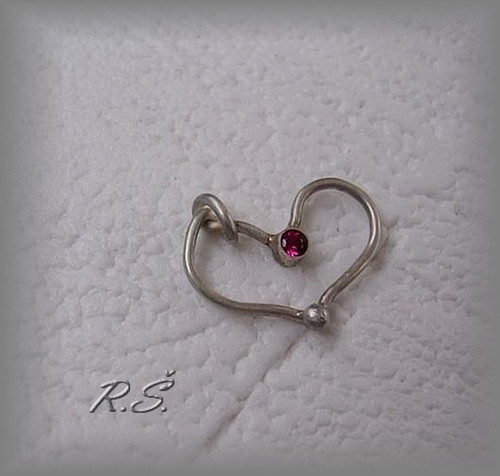 Láska s komplikací :-). přívěsek 17x 13 mm rubínek