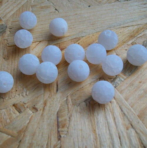 KRAKLOVANÝ ACHÁT BÍLÝ 10 mm - 2ks
