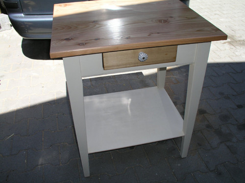 Stolek po renovaci — foto 1