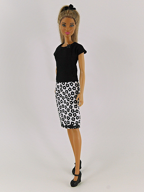 Barbie - černobílé šaty — foto 1