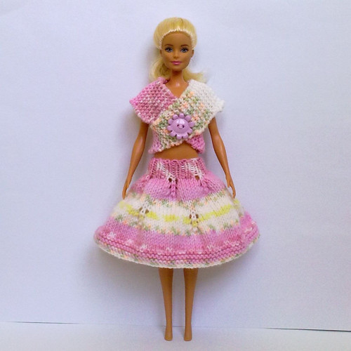 Oblečky pro Barbie - top, sukně — foto 1