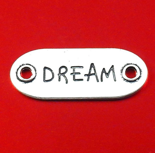 Starostříbrný přívěsek s nápisem DREAM
