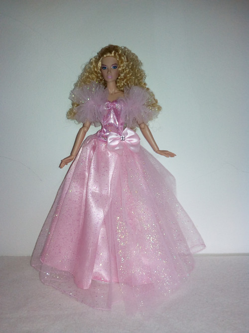 Šaty pro Barbie — foto 1