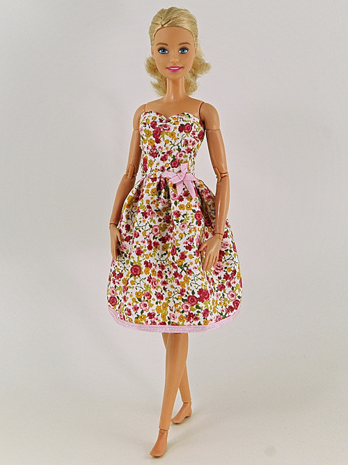 Barbie - Kvítečkové šaty — foto 1