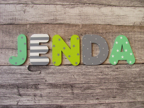 Dřevěná písmena JENDA 8 cm