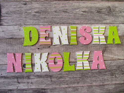 Dřevěná písmena pro sourozence 10 cm