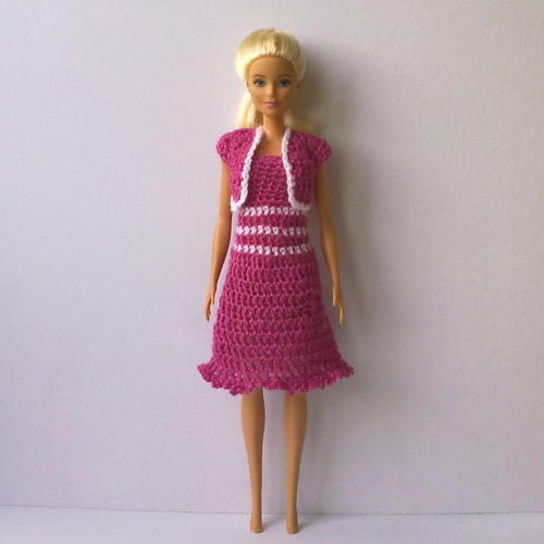 Oblečky pro Barbie - šaty, kabátek — foto 1