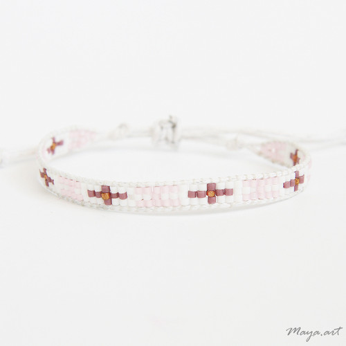 Světle růžový náramek WEAVED BRACELET — foto 1