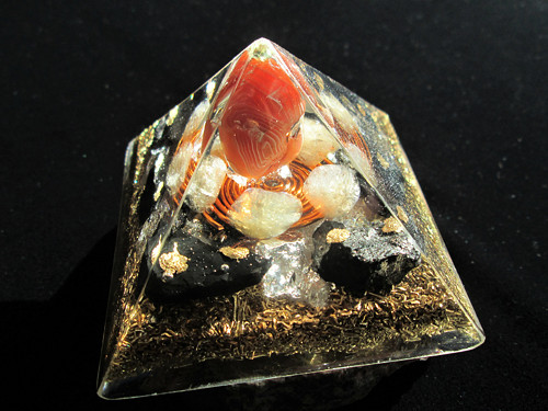 Org. pyramida ,, Ochrana štěstí " — foto 1