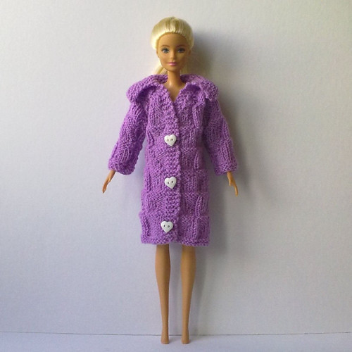 Oblečky pro Barbie - kabát — foto 1