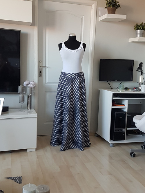 Dlouhá kolová šedá — foto 1