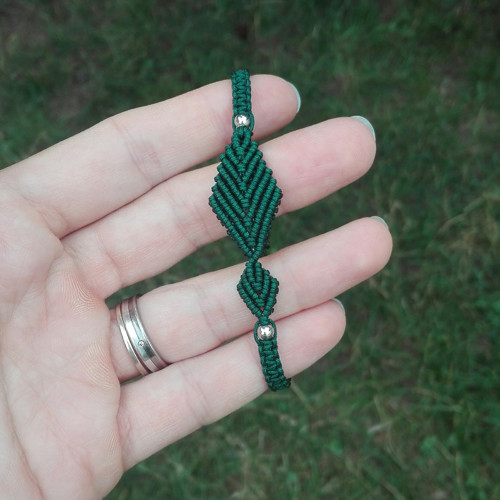 Macramé náramek lístečky zelené — foto 1