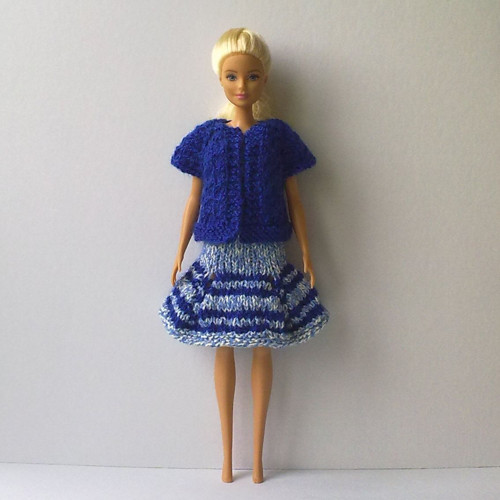 Oblečky pro Barbie - šaty, kabátek — foto 1