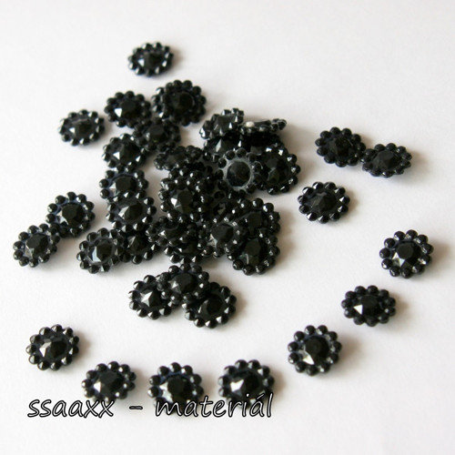Plastová kytička ~ 11mm ~ 5ks ~ černá