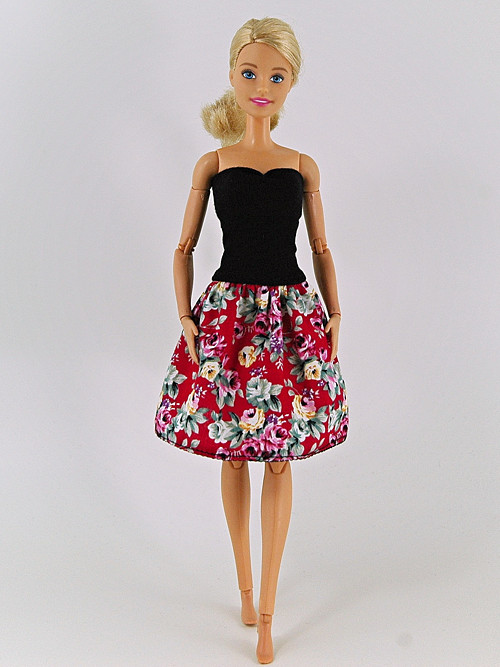 Barbie - červenočerné šaty — foto 1