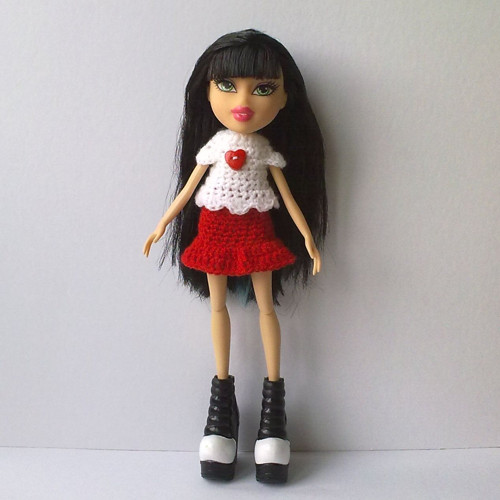 Oblečky pro BRATZ - svetřík, sukně — foto 1