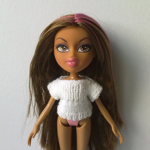 Oblečky pro BRATZ - svetřík — foto 1