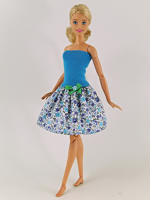 Barbie - šaty se zelenou mašlí — foto 1