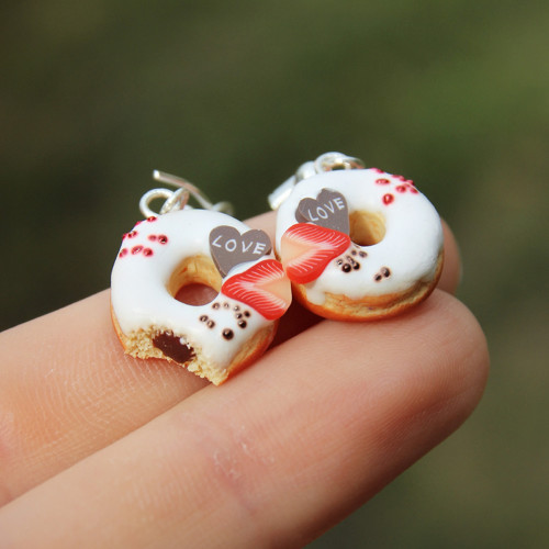 Strawberry love donuts