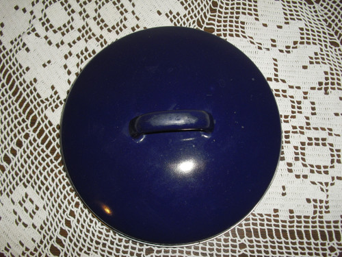 Kovová POKLIČKA, tmavě modrý smalt, 19 cm