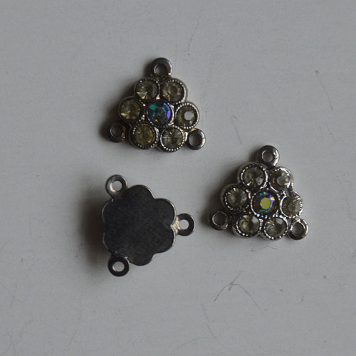 Spojovací kytičky, 3 očka, 10 mm, 1 kus