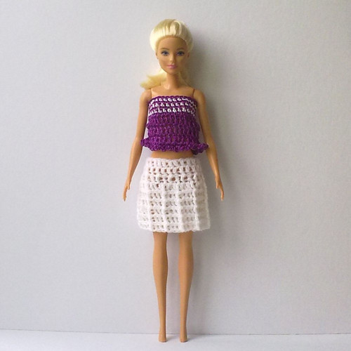 Oblečky pro Barbie - top, sukně — foto 1