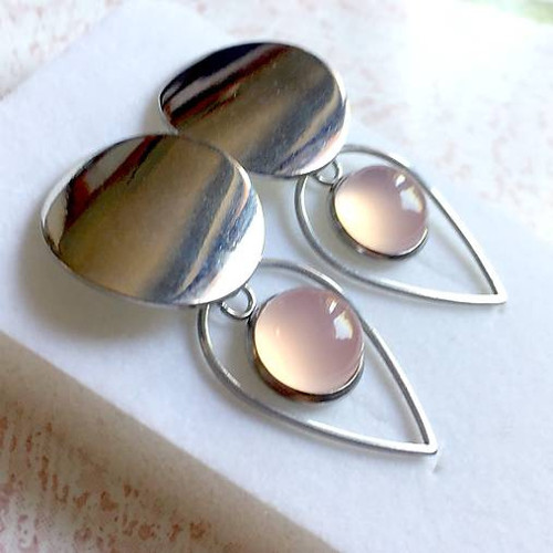 Náušnice s růžovým chalcedonem (chirurgická ocel)